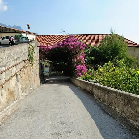 Marmorata Sleeps 4 Wifi